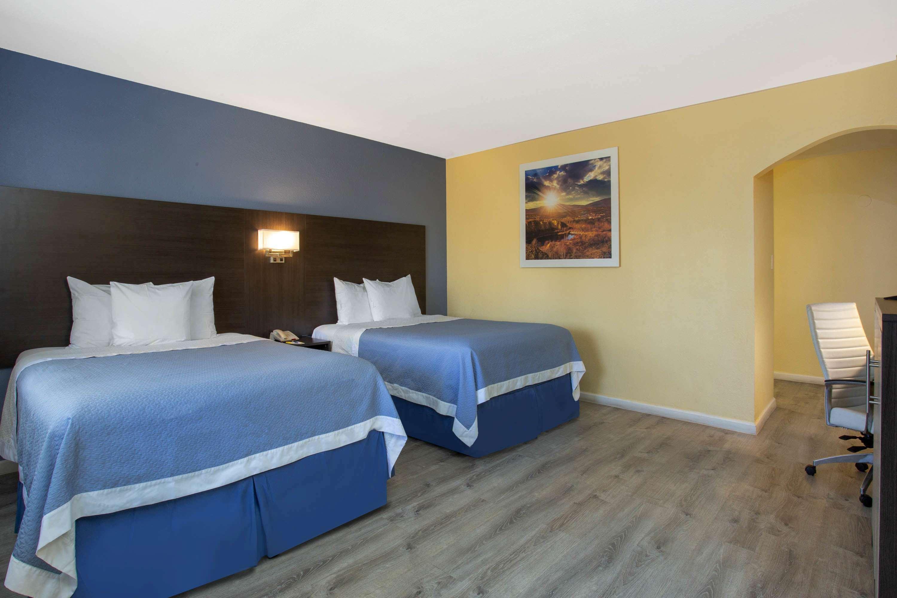 Days Inn By Wyndham Airport - ฟีนิกซ์ ภายนอก รูปภาพ